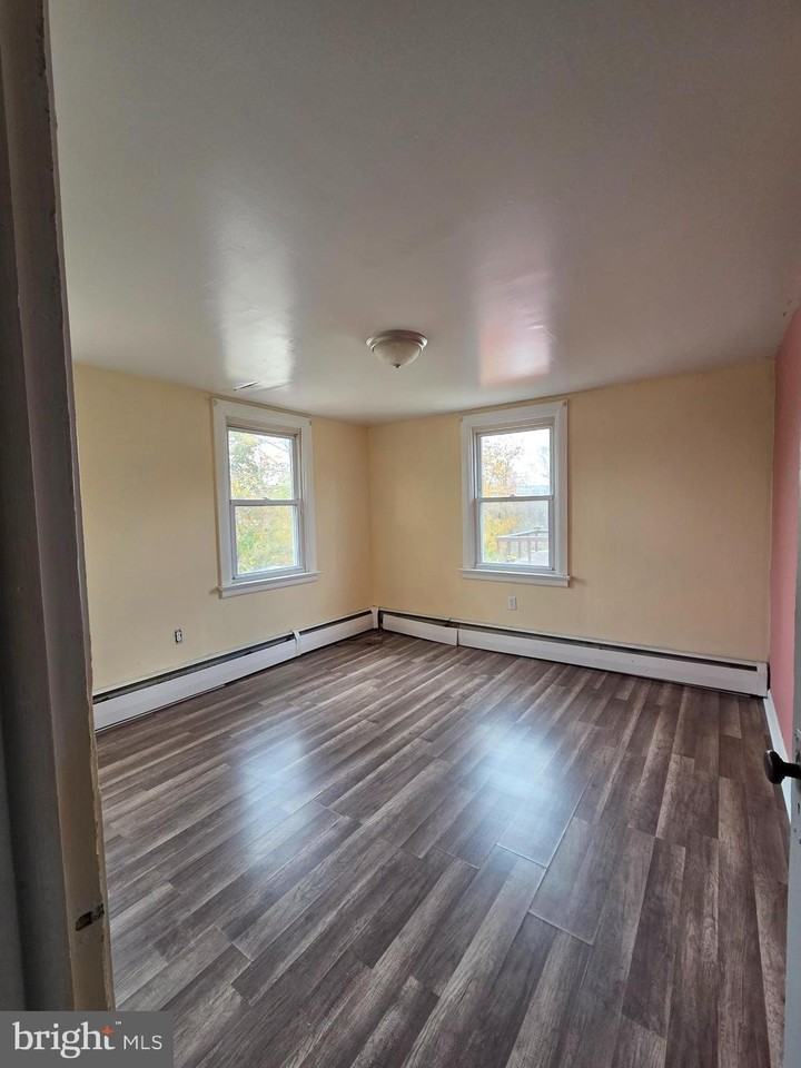 53 Sample Bridge Rd - Photo 7 of 12