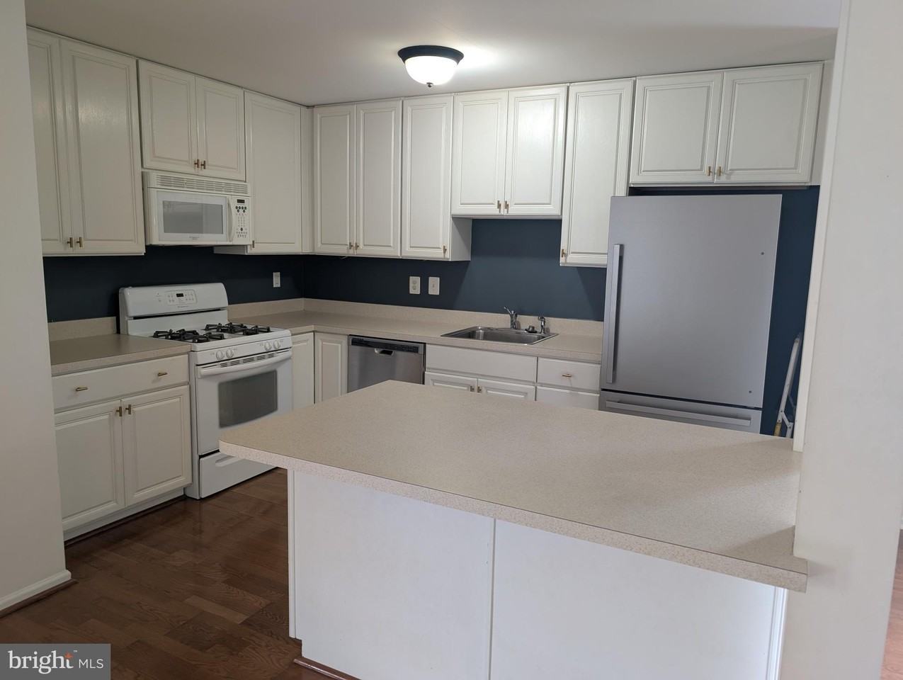 204 Riverbirch Cir Unit 204 #204 - Photo 5 of 24