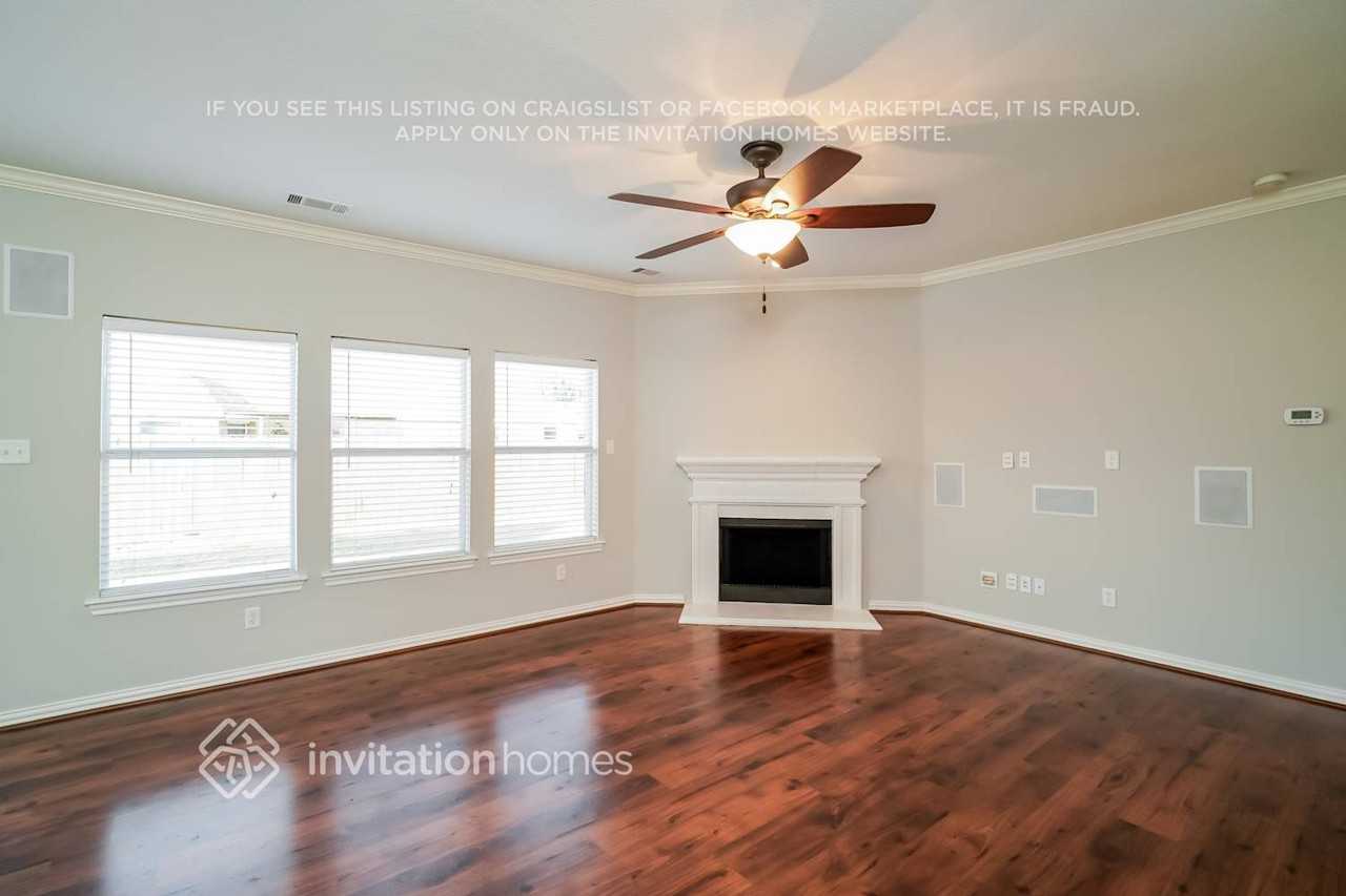 109 Troy Ln - Photo 3 of 14