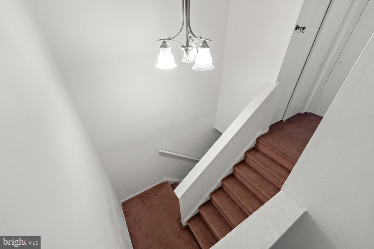 424 Meadowview Ln Unit 424 #424 - Photo 4 of 26