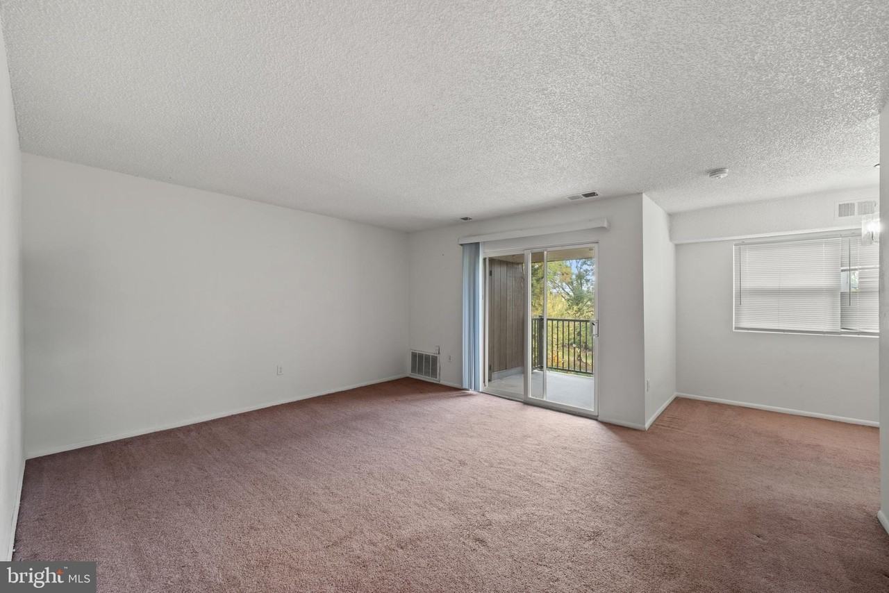 424 Meadowview Ln Unit 424 #424 - Photo 6 of 26