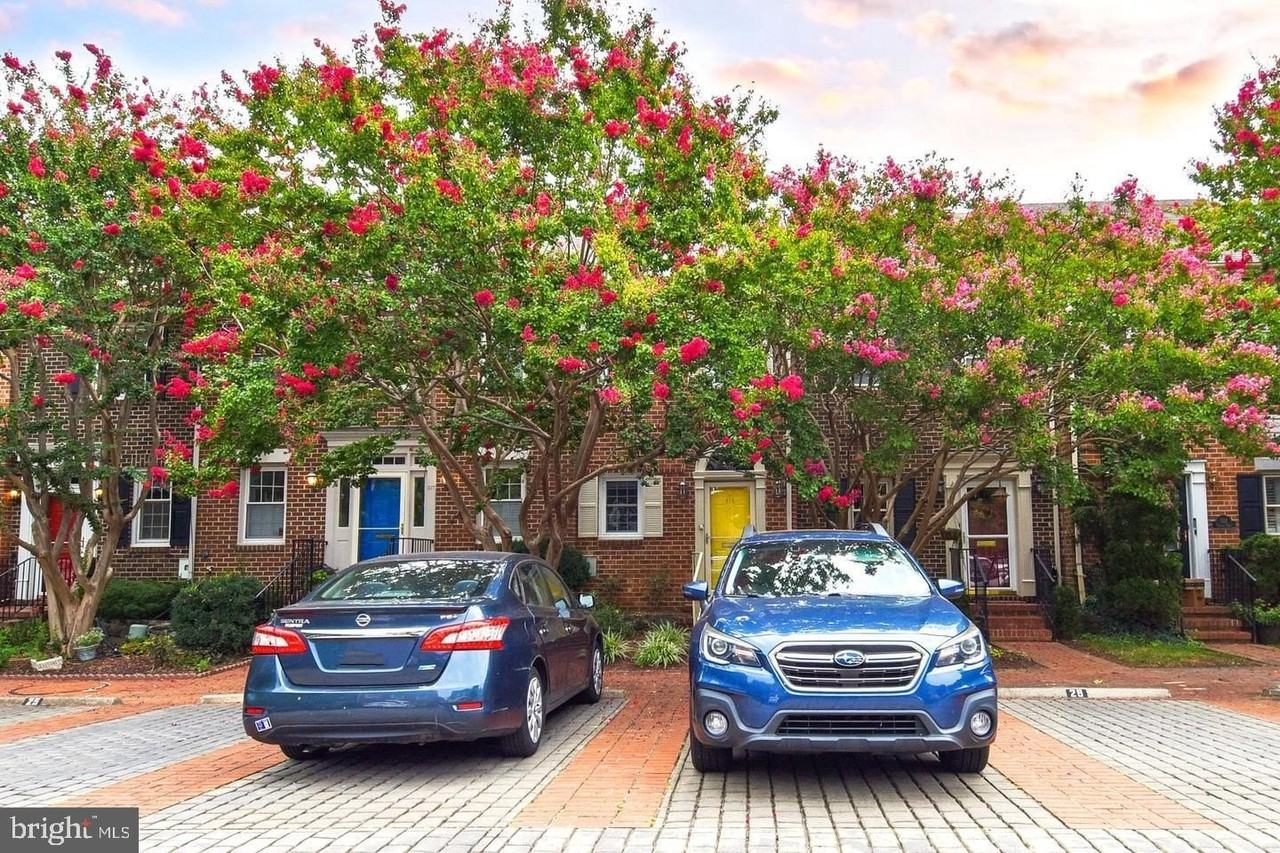 515 Tobacco Quay - Photo 4 of 35