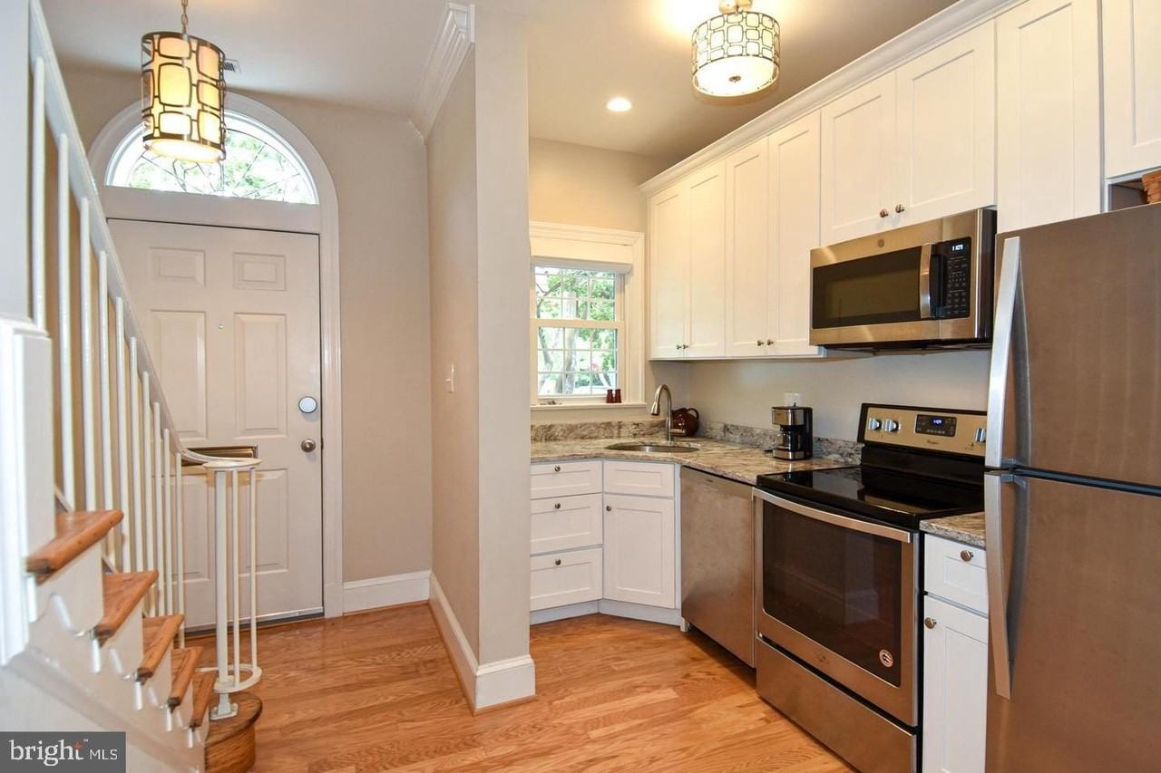 515 Tobacco Quay - Photo 7 of 35