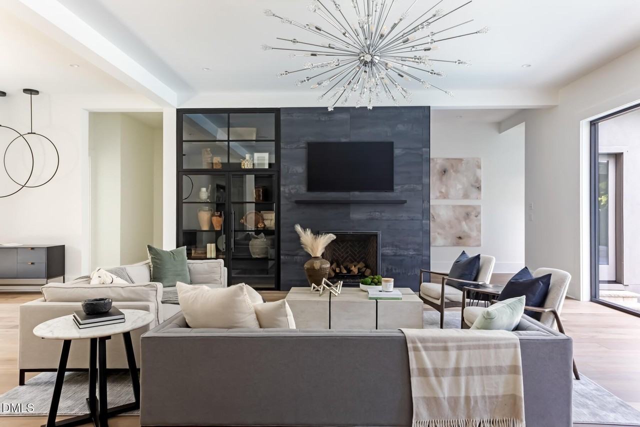 4300 Camelot Dr - Photo 7 of 50