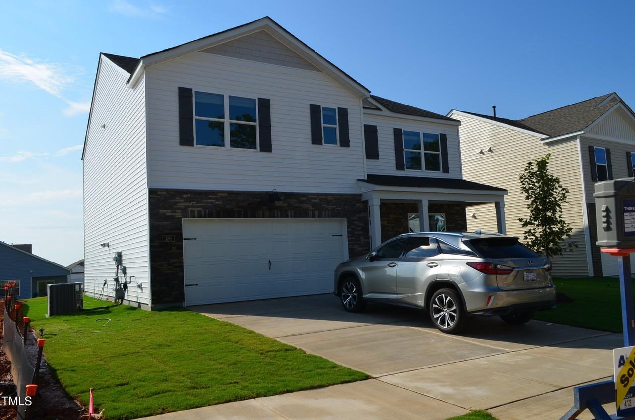 136 Pisgah St - Photo 4 of 30