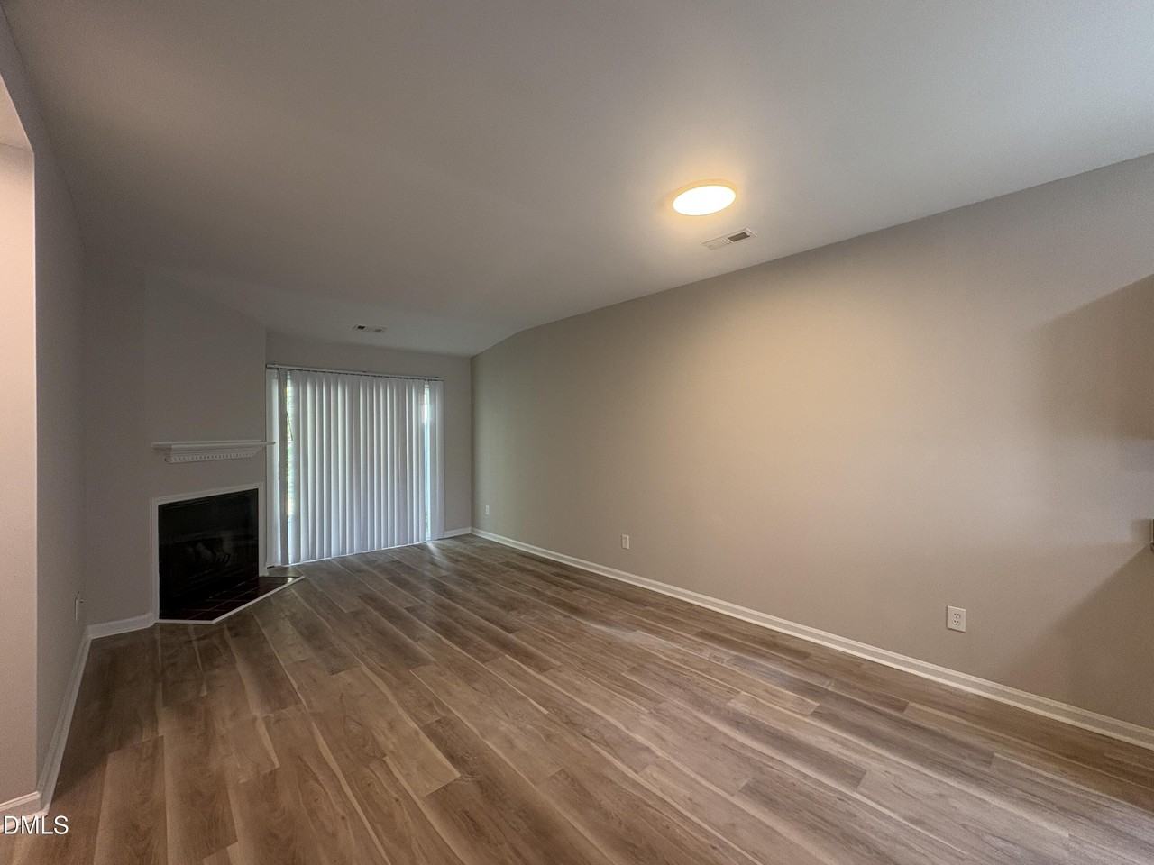 1901 Tischer Rd Apt B #B - Photo 2 of 14