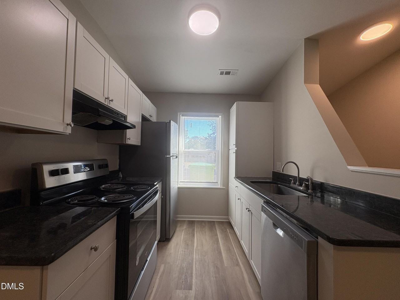 1901 Tischer Rd Apt B #B - Photo 4 of 14