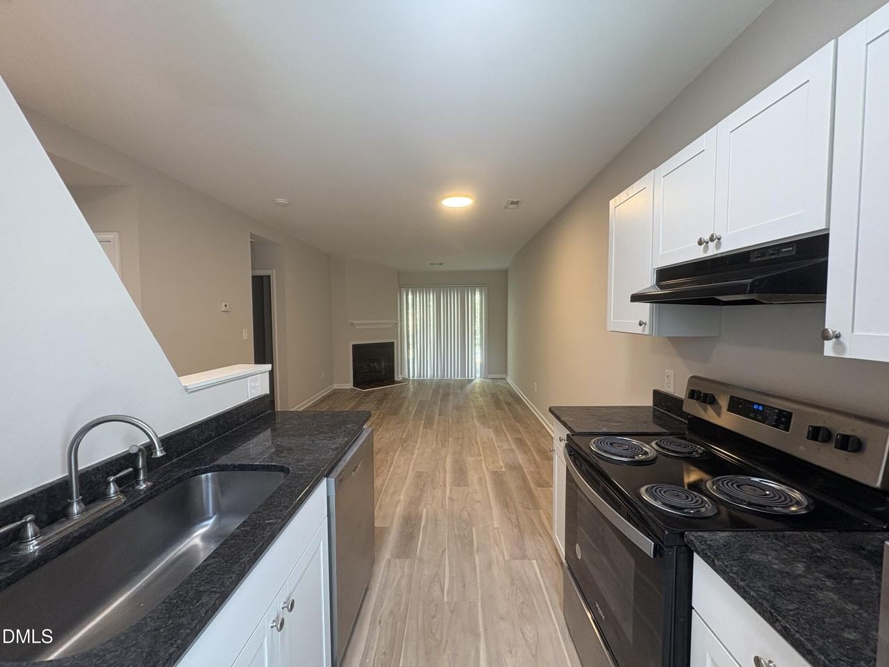 1901 Tischer Rd Apt B #B - Photo 5 of 14