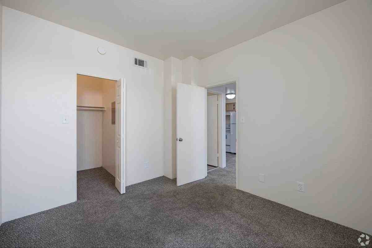 1600 W 12th St - Photo 4 of 4