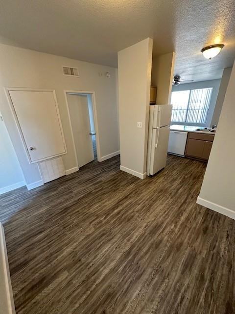 1600 West 12th Street - Photo 4 of 10