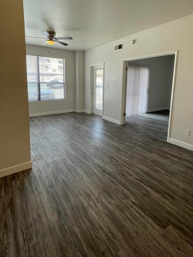 1600 West 12th Street - Photo 5 of 8