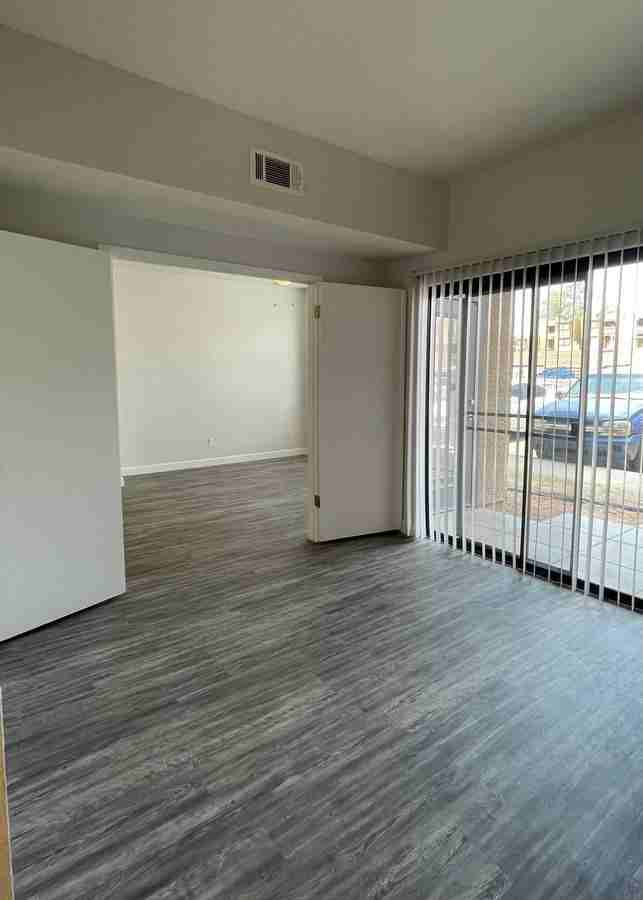 1600 West 12th Street - Photo 6 of 8