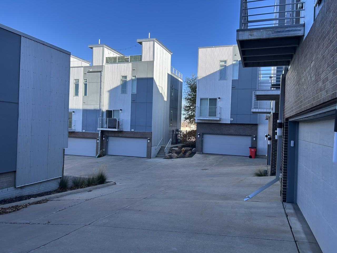 212 E 14th St - Photo 3 of 50