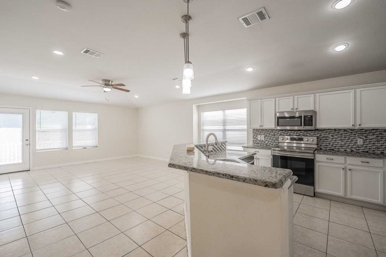 8932 Sunny Hollow Dr - Photo 3 of 26