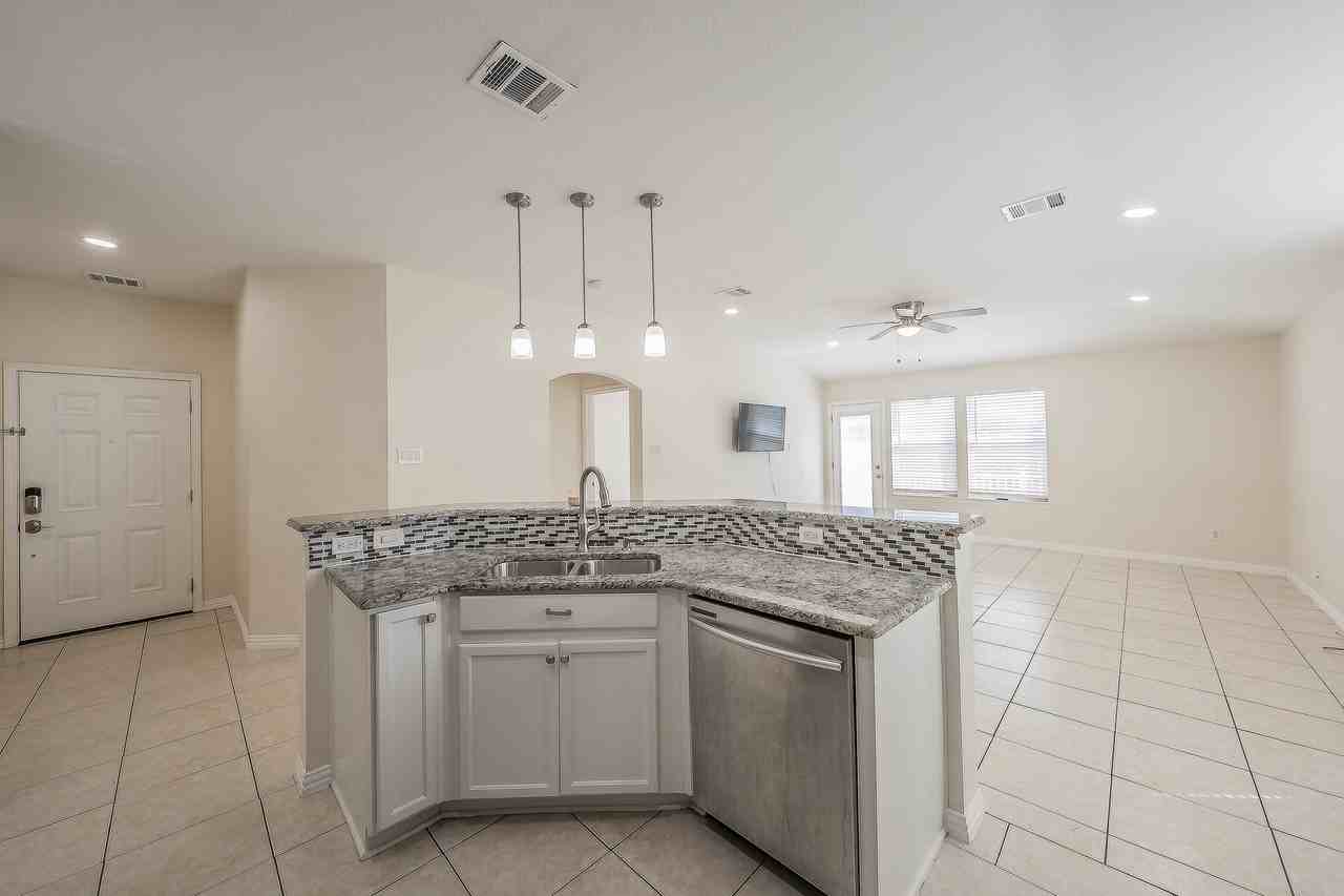 8932 Sunny Hollow Dr - Photo 6 of 26