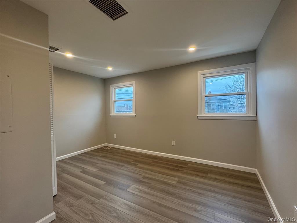 817 E Walnut St - Photo 4 of 10