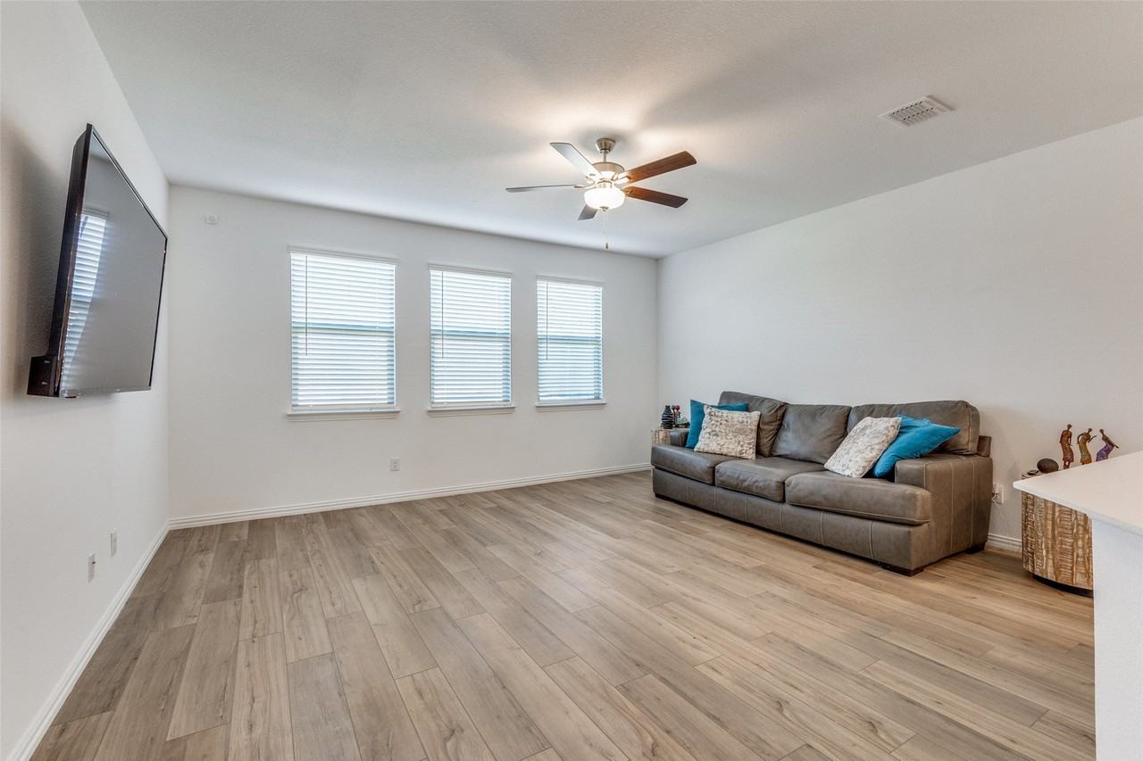 2536 Goodrich Rd - Photo 5 of 13