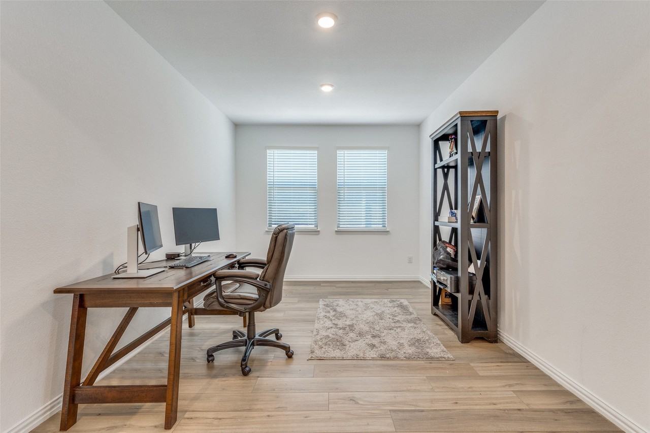 2536 Goodrich Rd - Photo 6 of 13