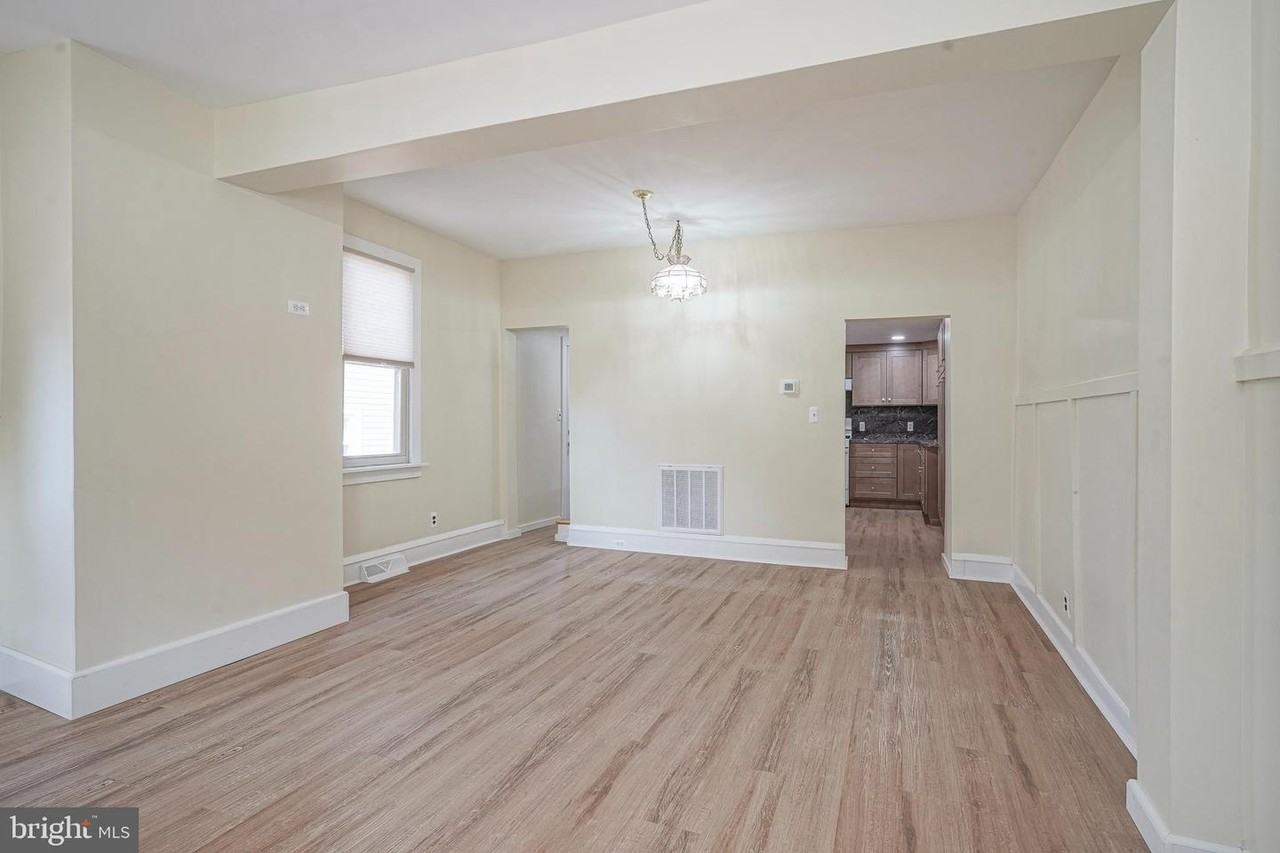 19 E Millbrooke Ave - Photo 3 of 27