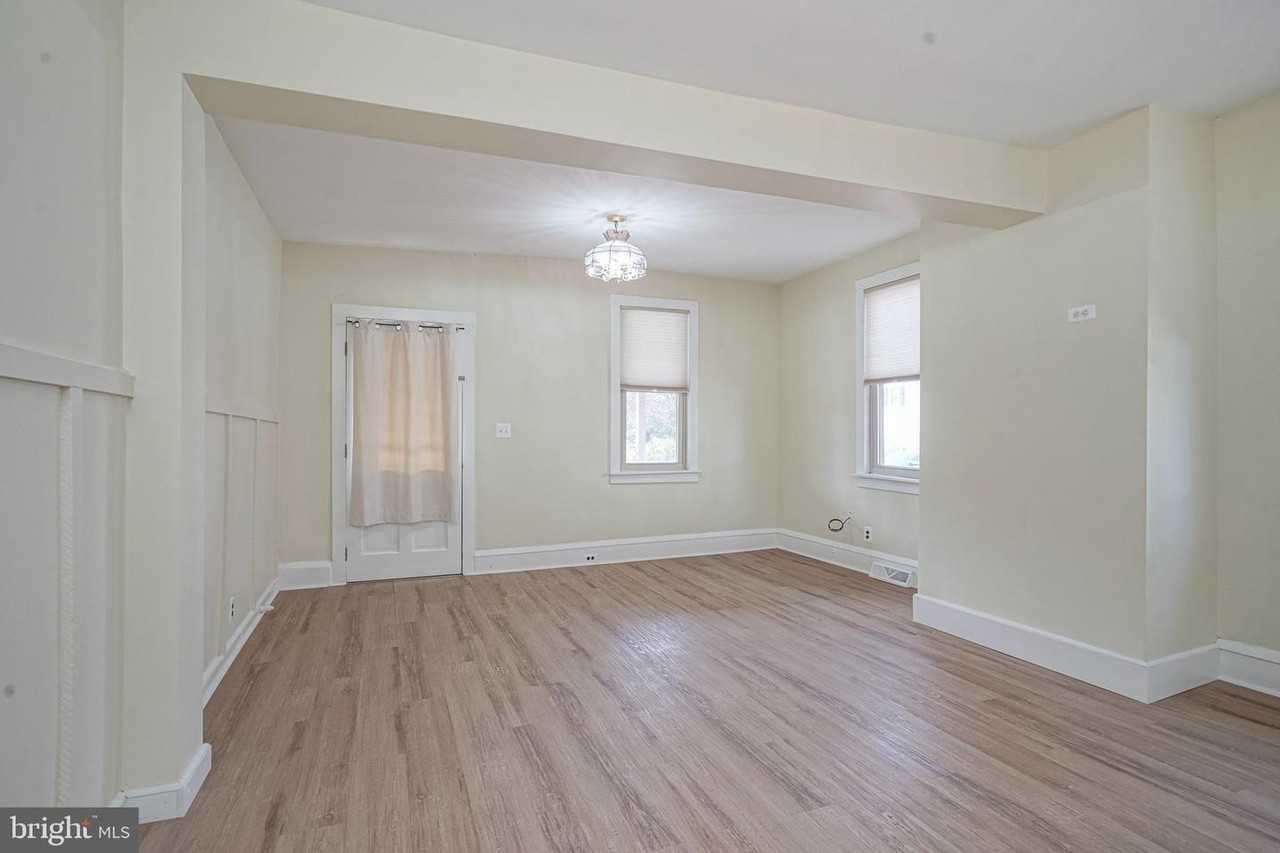 19 E Millbrooke Ave - Photo 7 of 27