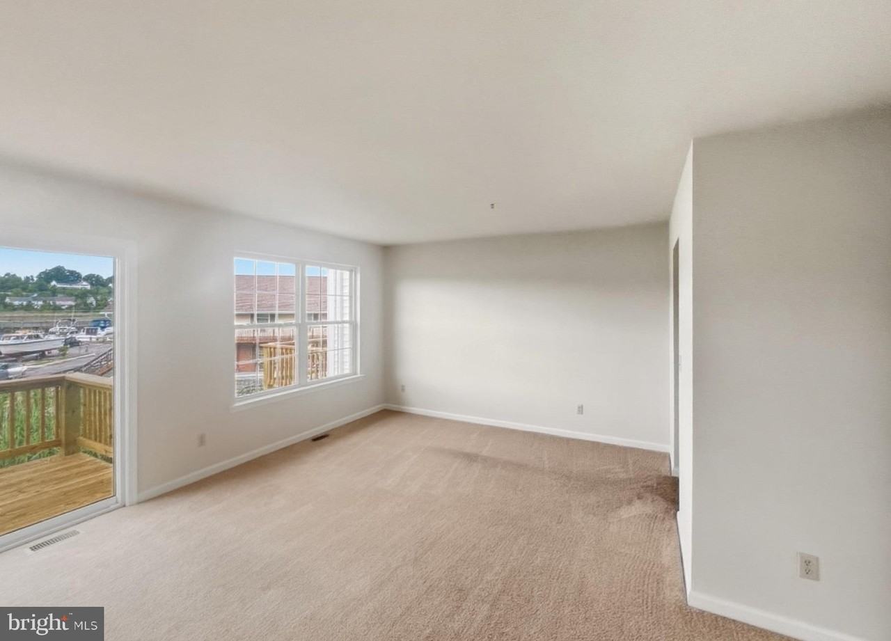 3607 Harbor Rd - Photo 2 of 27