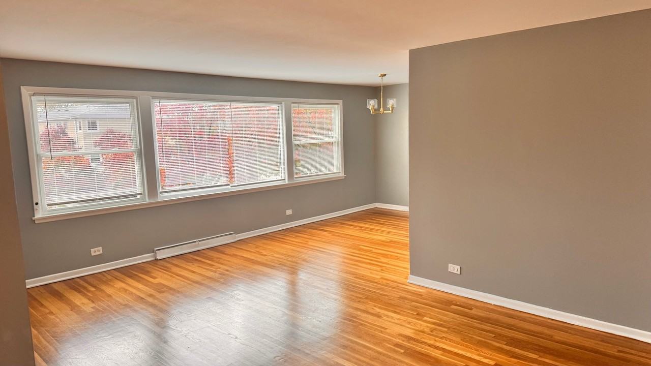 8939 N Wisner St - Photo 4 of 18