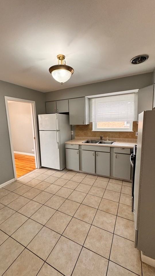 8939 N Wisner St - Photo 6 of 18