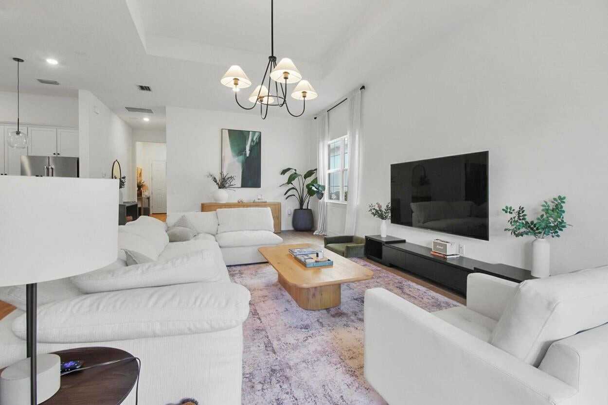 10369 Northbrook Cir - Photo 5 of 46