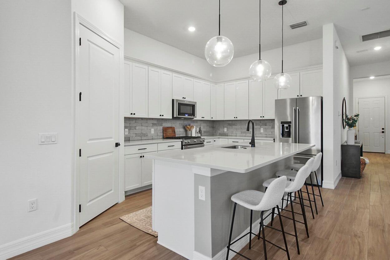 10369 Northbrook Cir - Photo 7 of 46