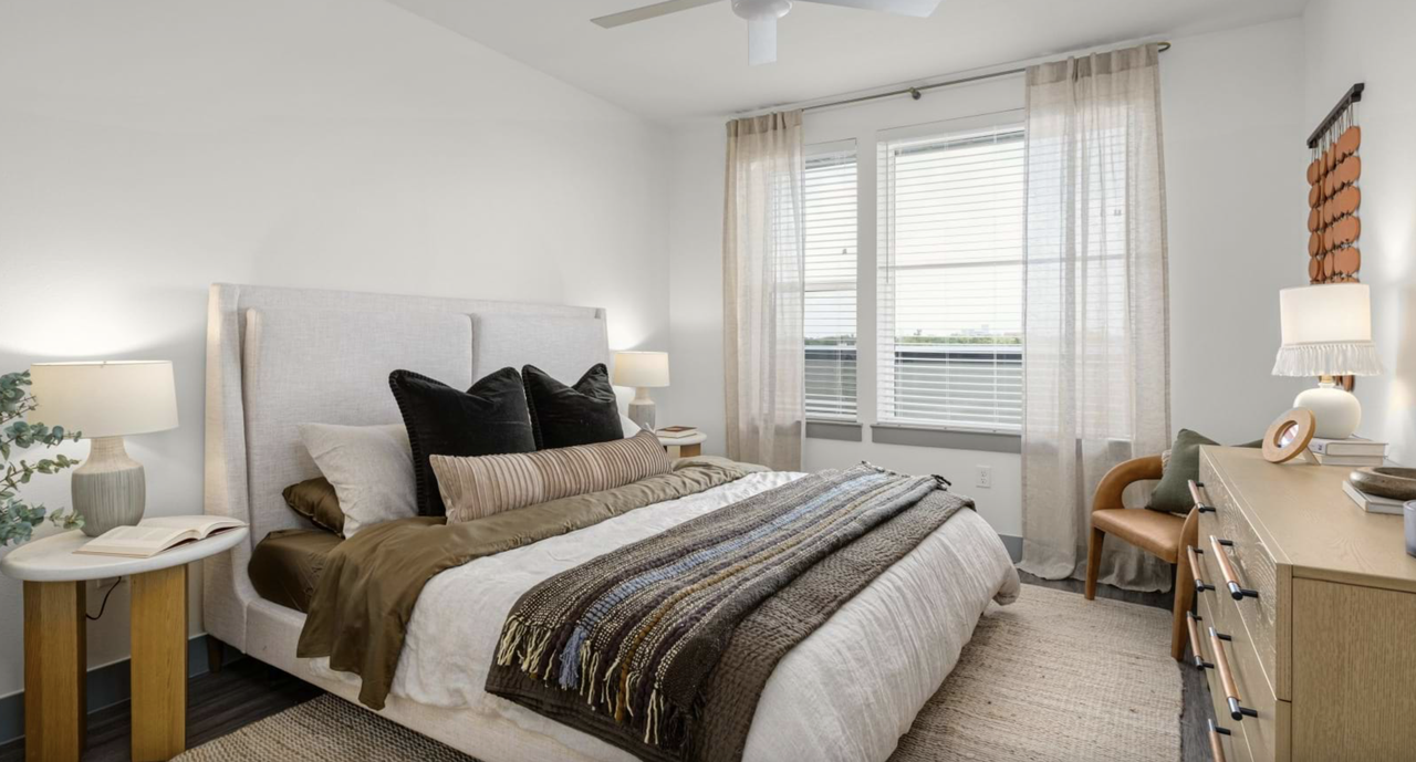 7950 Burnet Road - Photo 5 of 14