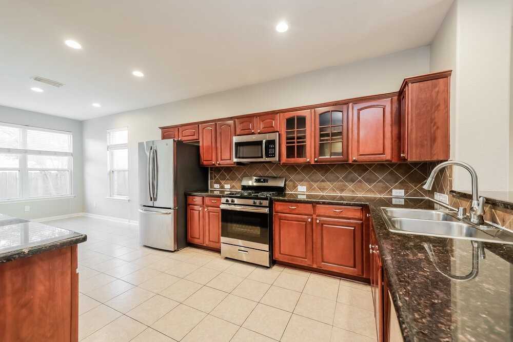 17243 Lafayette Hollow Ln - Photo 5 of 17