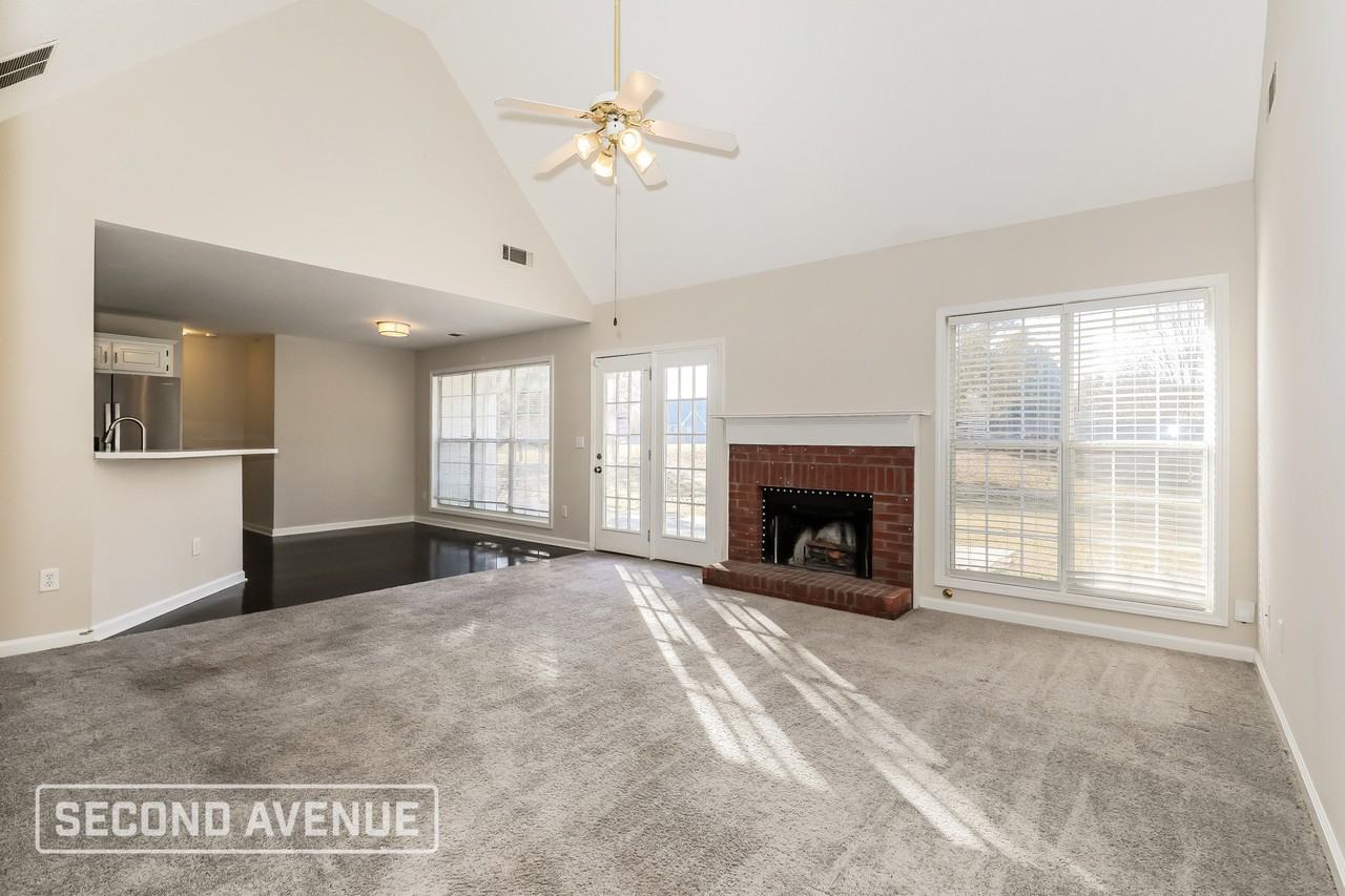 1008 Maria Drive - Photo 3 of 29