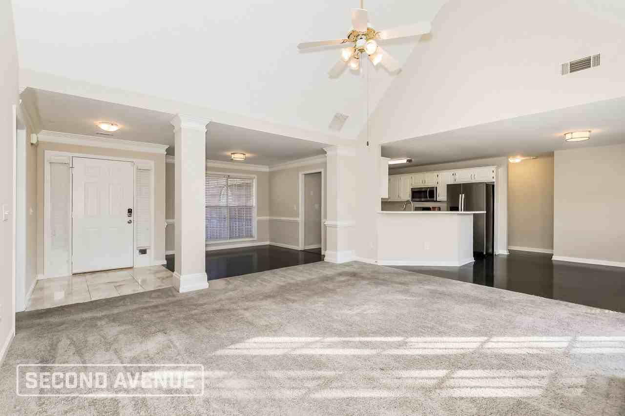 1008 Maria Drive - Photo 4 of 29