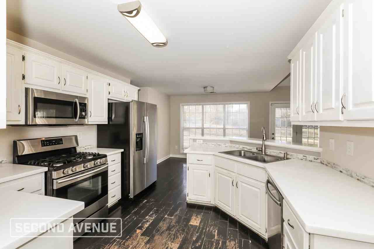 1008 Maria Dr - Photo 3 of 29