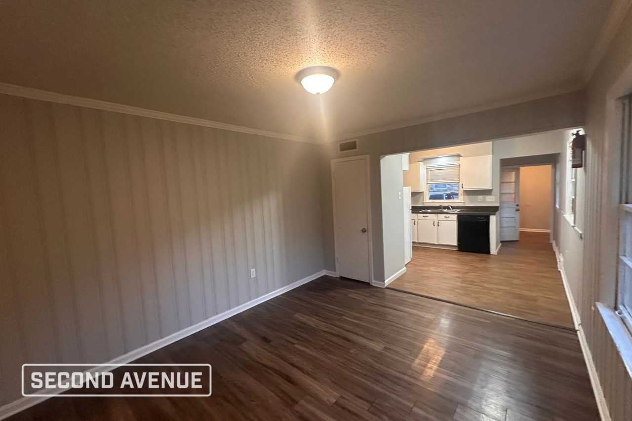 1423 Whitney Ave - Photo 3 of 14