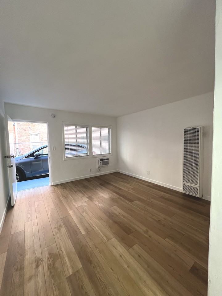 1847 North Cherokee Avenue #5 - Photo 2 of 8