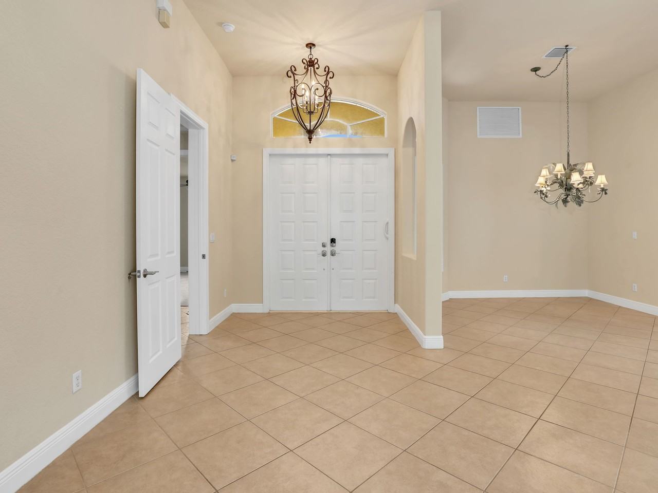 19688 Casa Verde Way - Photo 4 of 43