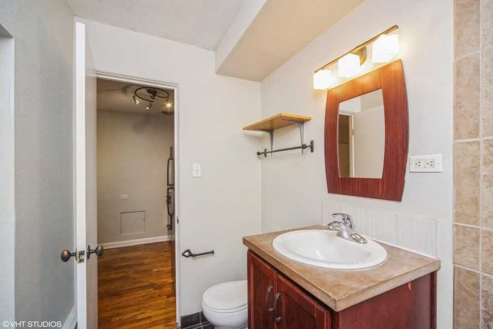 1355 N Pearl St - Photo 3 of 18