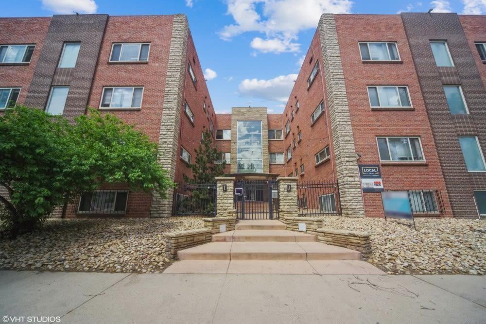 1355 N Pearl St - Photo 3 of 18