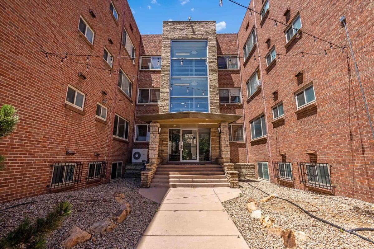 1355 N Pearl St - Photo 2 of 18