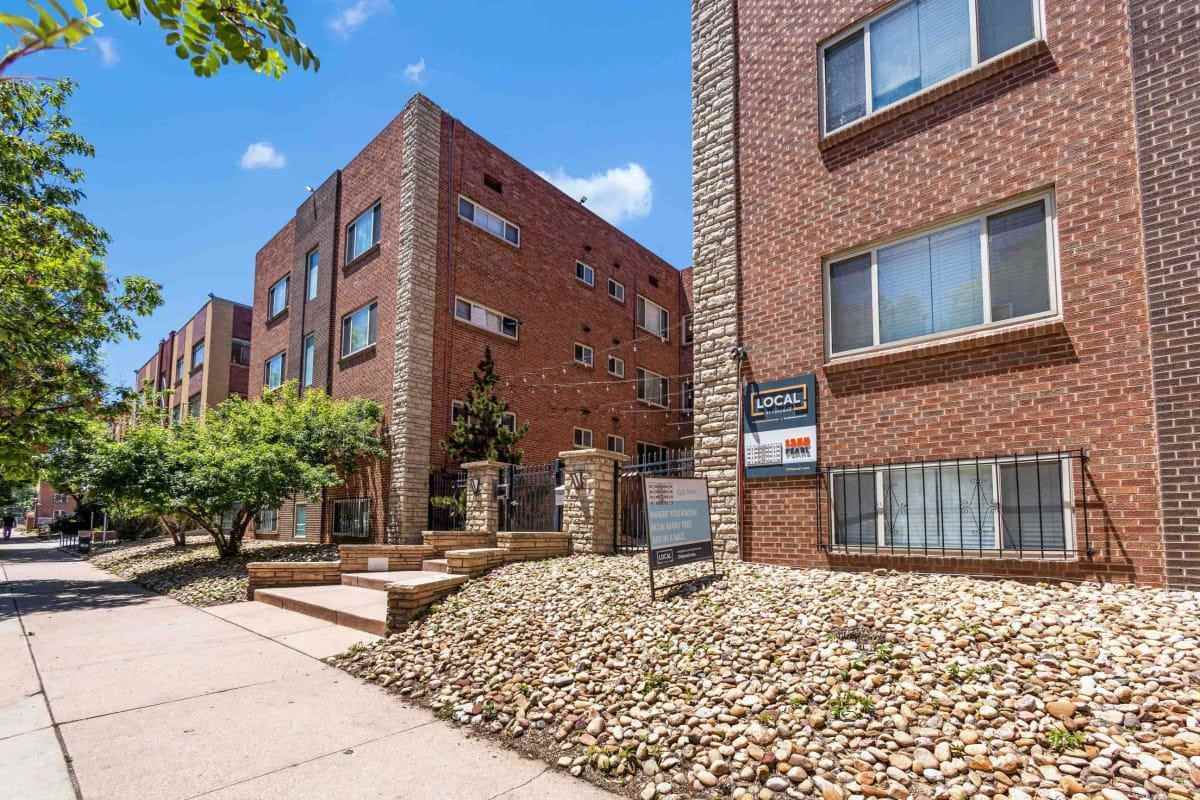 1355 N Pearl St - Photo 4 of 18