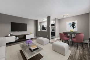 6541 S Vine St - Photo 1 of 1