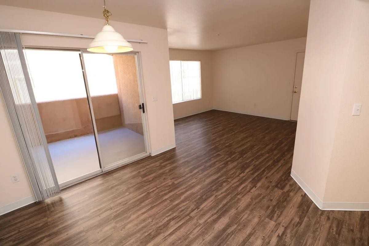 1700 Market St Nw - Photo 4 of 27