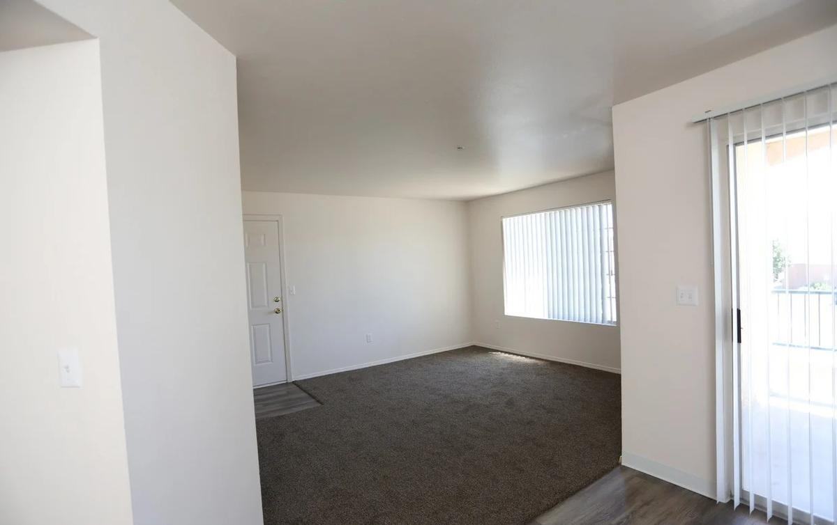 1700 Market St Nw - Photo 7 of 27