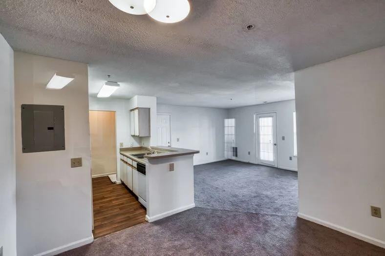 1325 Skippers Rd - Photo 4 of 17