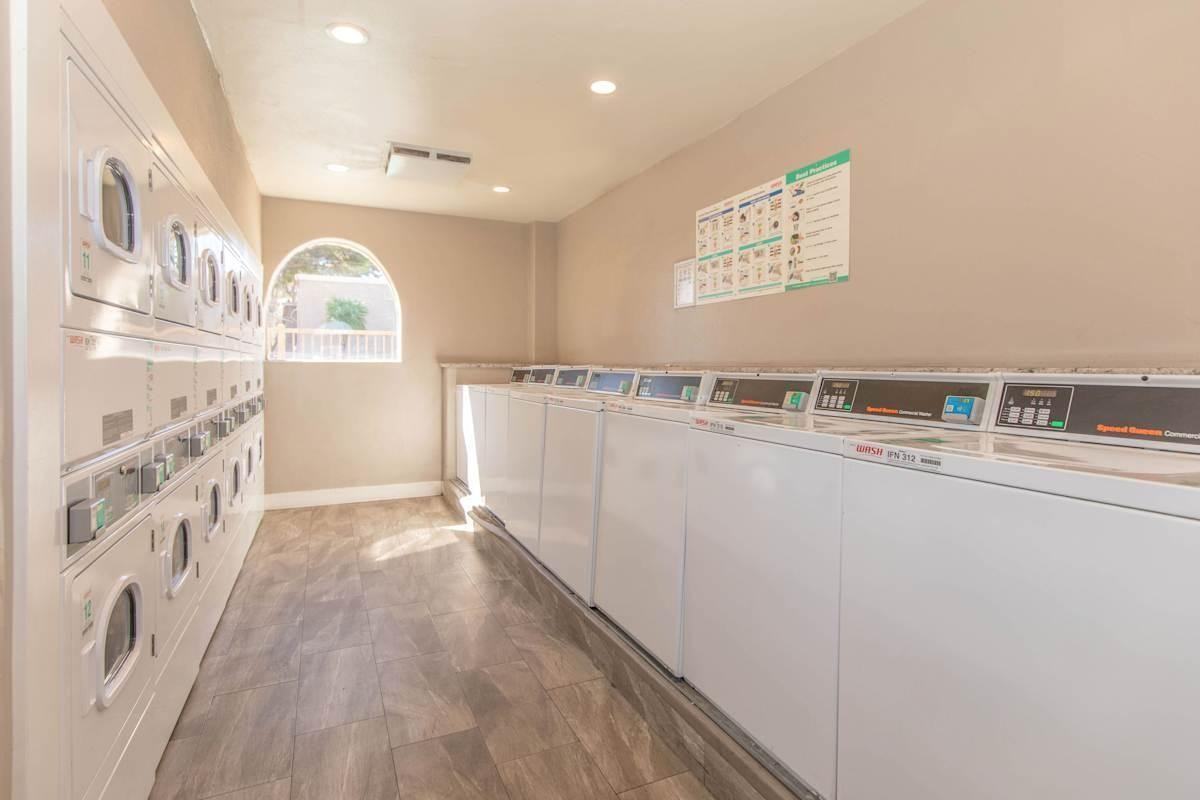 2000 E Roger Rd - Photo 7 of 28