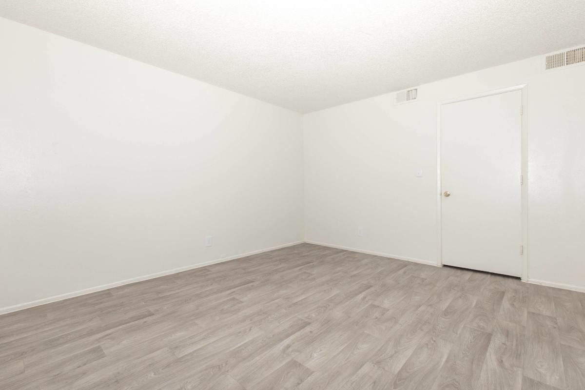2000 E Roger Rd - Photo 5 of 28