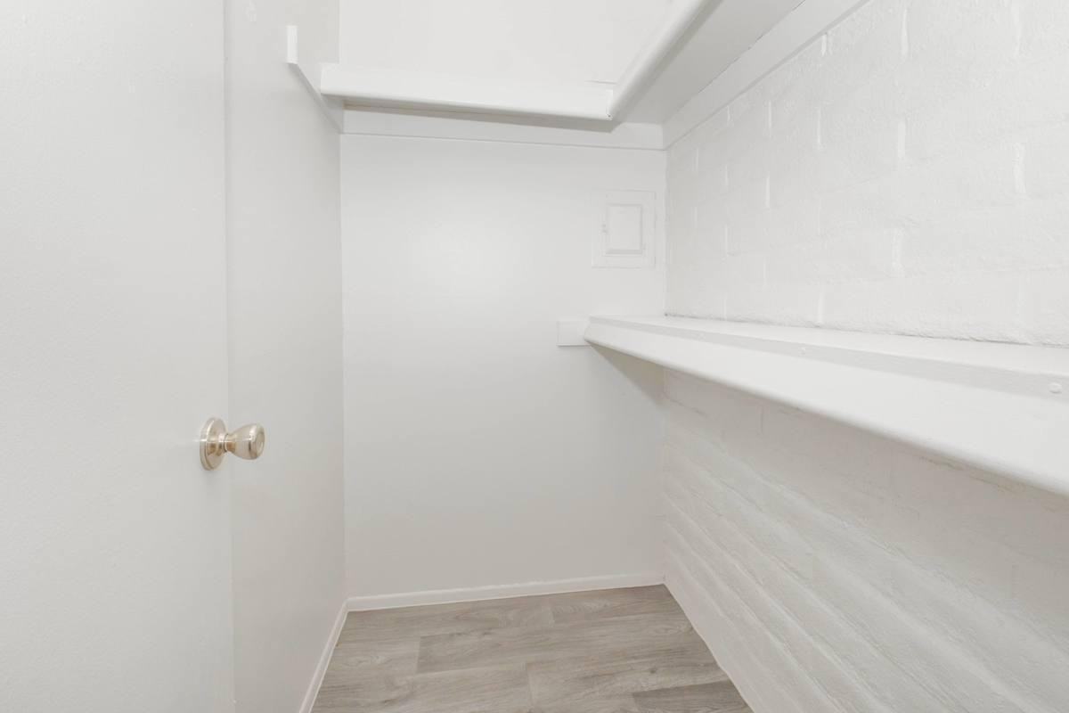2000 E Roger Rd - Photo 3 of 28