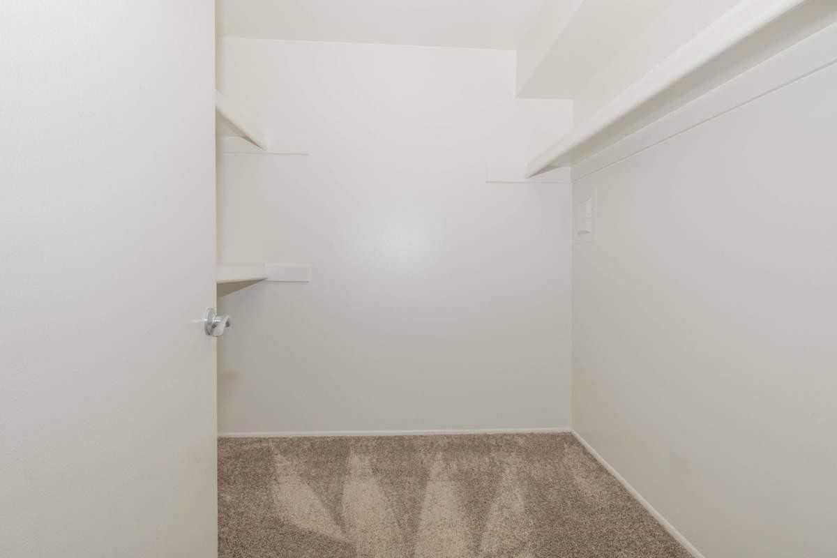 2000 E Roger Rd - Photo 7 of 28