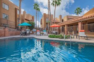 featured image of 9095 N Oracle Rd